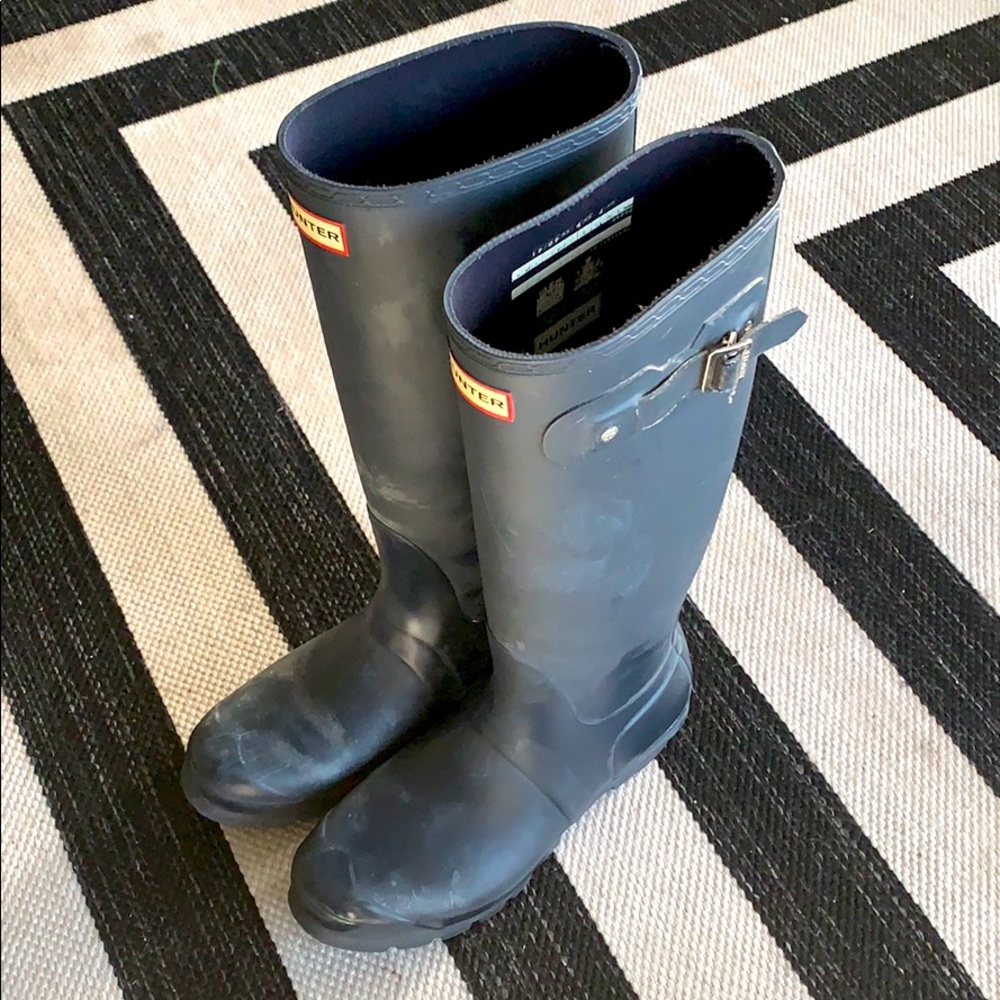 Preloved Black Hunter Boots. Size 9/40.